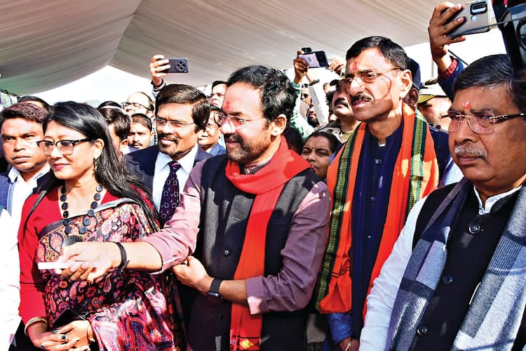 Health Facility News : केंद्र सरकार किसी का हक नहीं मारती, जो उचित होगा वह जरूर देंगे : कोयला मंत्री