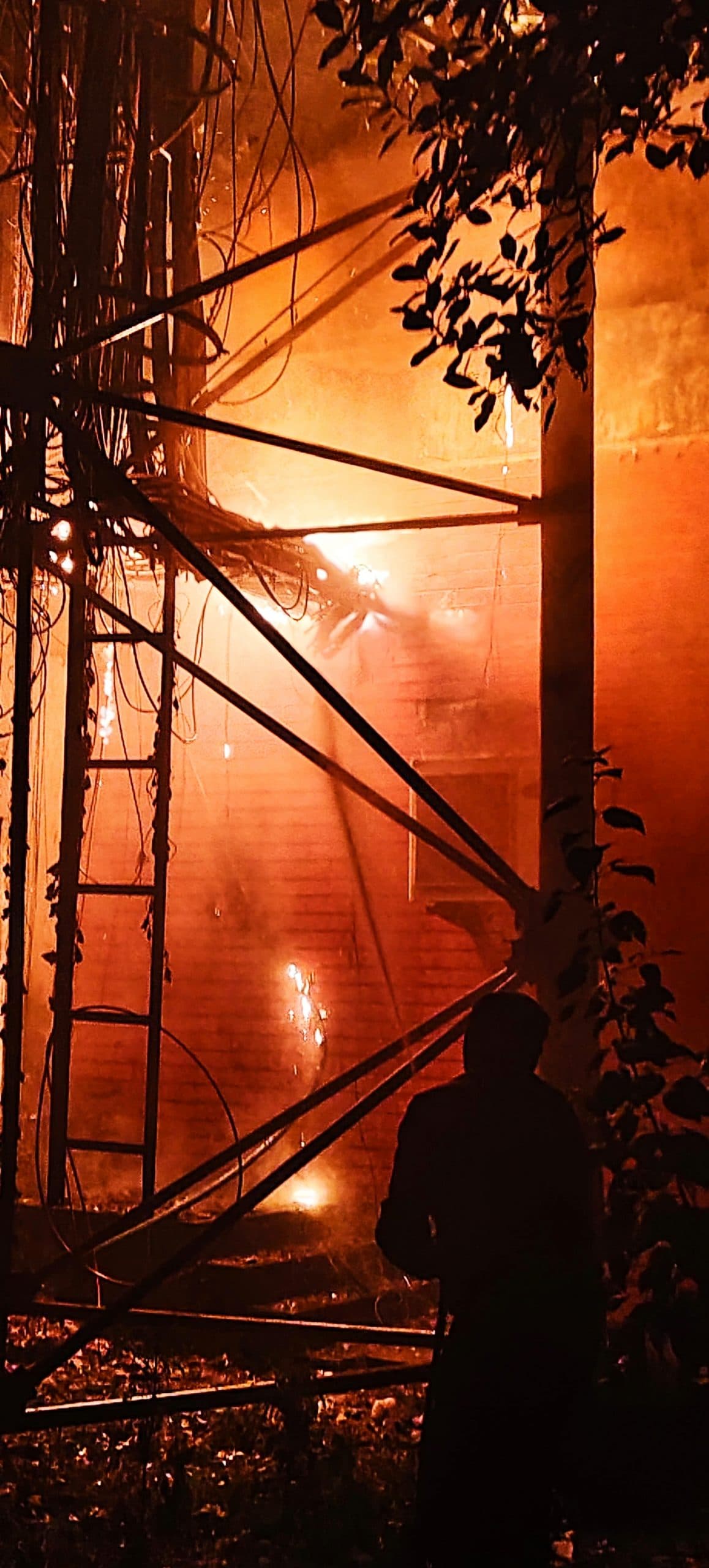 बीएसएनएल एक्सचेंज रूम में लगी भीषण आग, पैनल का कनेक्शन जल कर राख