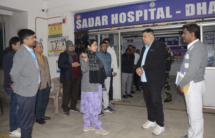 Dhanbad News:डॉक्टर्स क्वार्टर पर अवैध कब्जा, डीसी ने खाली कराने का दिया निर्देश