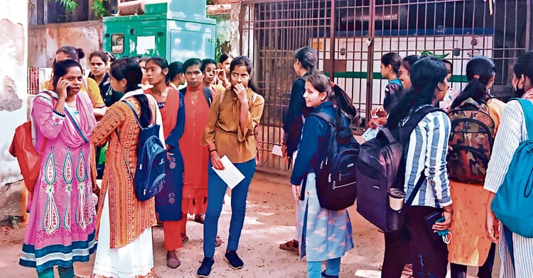 Chhapra News : स्नातक सेकेंड सेमेस्टर परीक्षा के आयोजन की तैयारी में जुटा विश्वविद्यालय