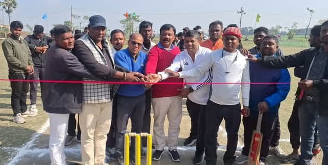 दरगाह खेल मैदान पर क्रिकेट टूर्नामेंट का उद्घाटन