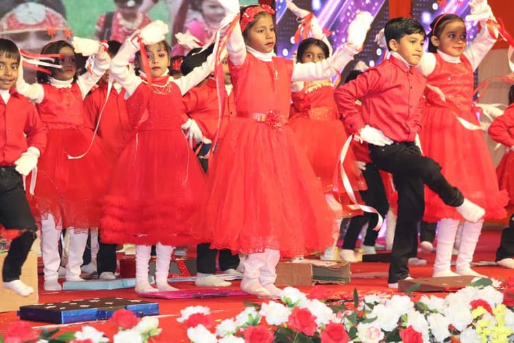 Ranchi News : आलस्य त्याग कर उन्नत समाज का निर्माण करें युवा : न्यायमूर्ति राजेश कुमार