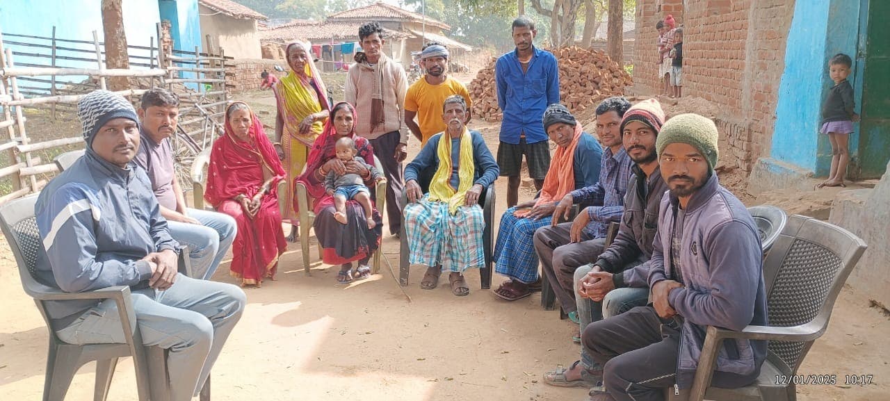 जादूडीह गांव में पानी, बिजली, सड़क, शिक्षा व स्वास्थ्य की मिले सुविधाएं