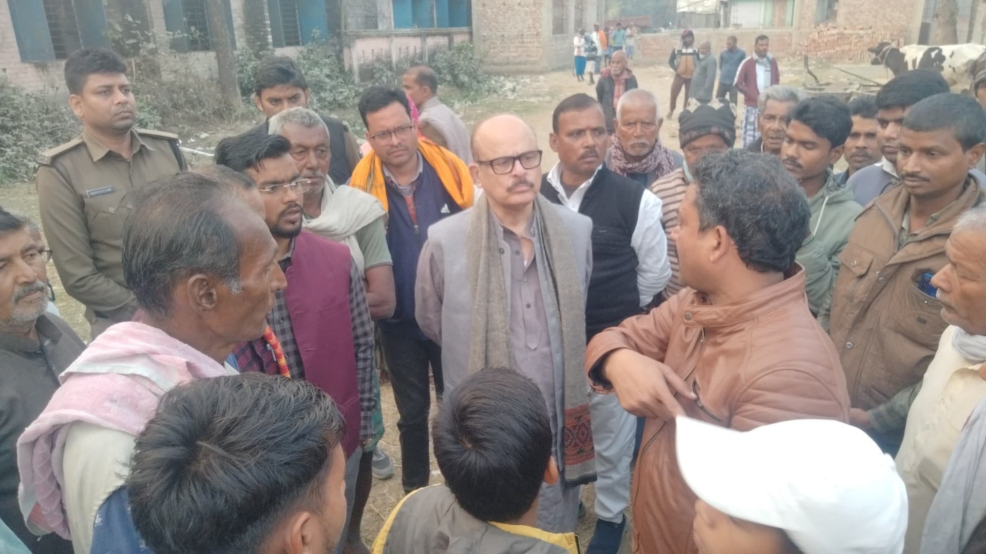 उच्च विद्यालय द्वाशय की भूमि की समस्या के समाधान को लेकर डीएम से बात करेंगे, तारिक