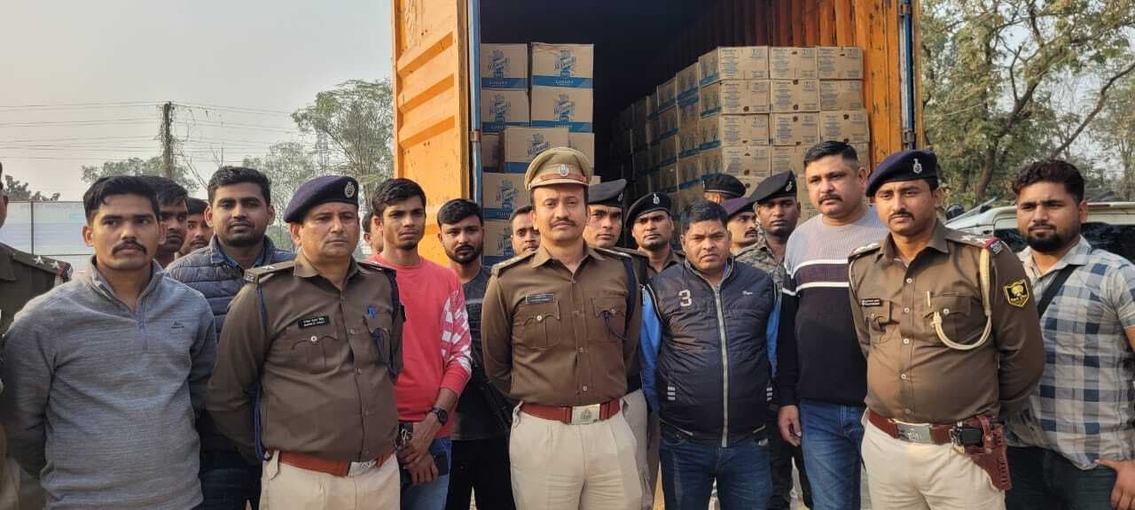 सिलीगुड़ी से नवगछिया जा रहे कंटेनर से 60 लाख की 602 कार्टन में कुल 5418 लीटर विदेशी शराब बरामद
