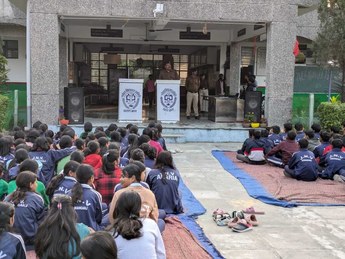 अग्निक पदाधिकारी ने पीएमश्री जेएनवि के छात्रों को किया जागरूक