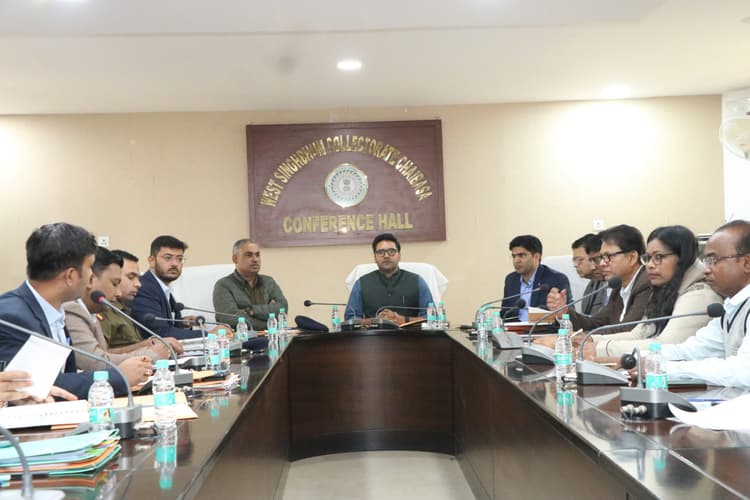 Chaibasa News : मुख्य समारोह चाईबासा के पुलिस लाइन में होगा