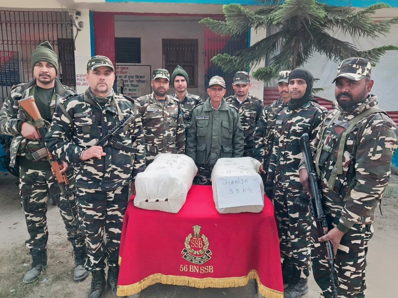 33 किलो गांजा जब्त, तस्कर फरार