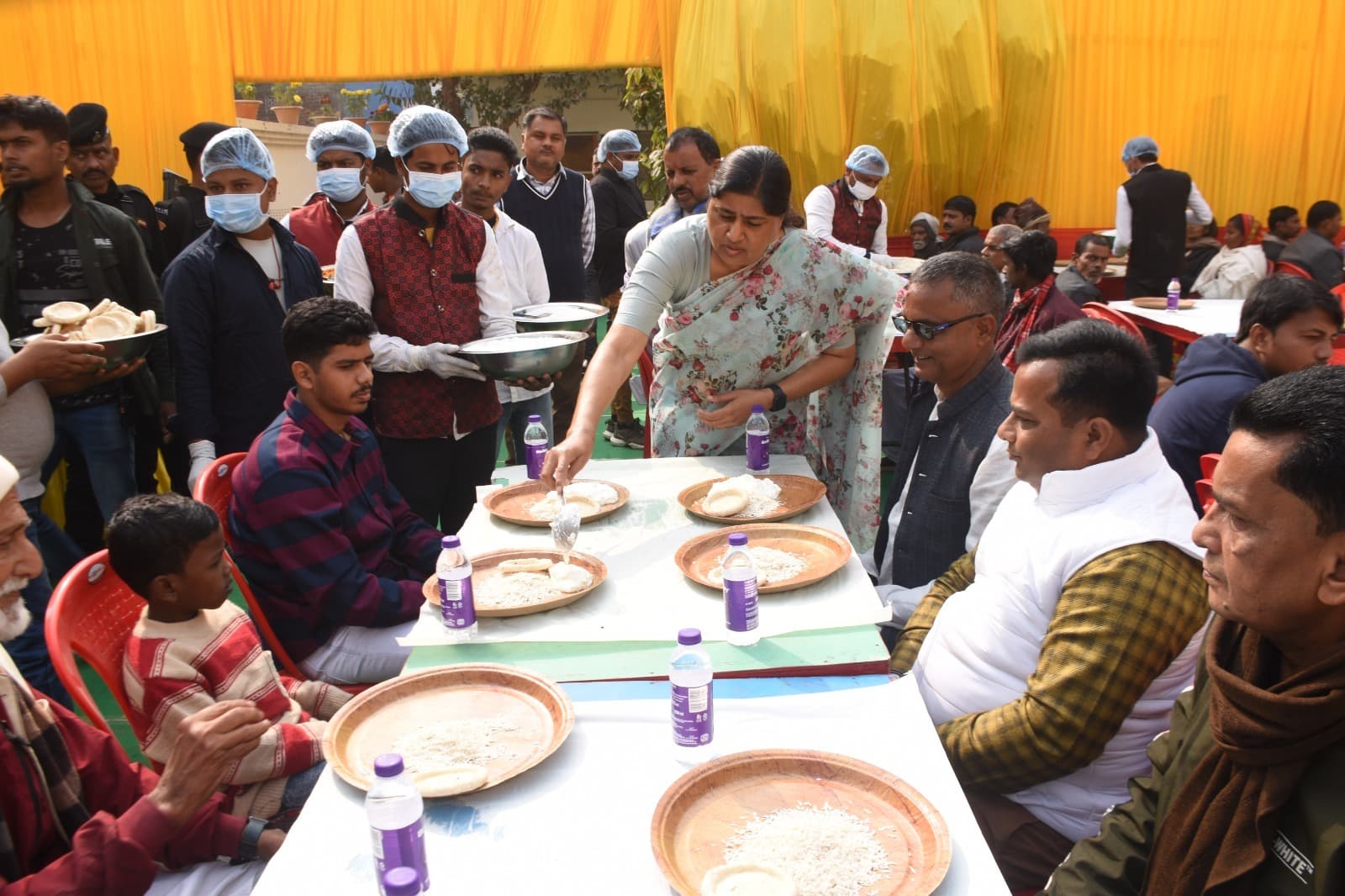 मकर संक्रांति पर दही-चूड़ा के भोज में परवान चढ़ी सियासत
