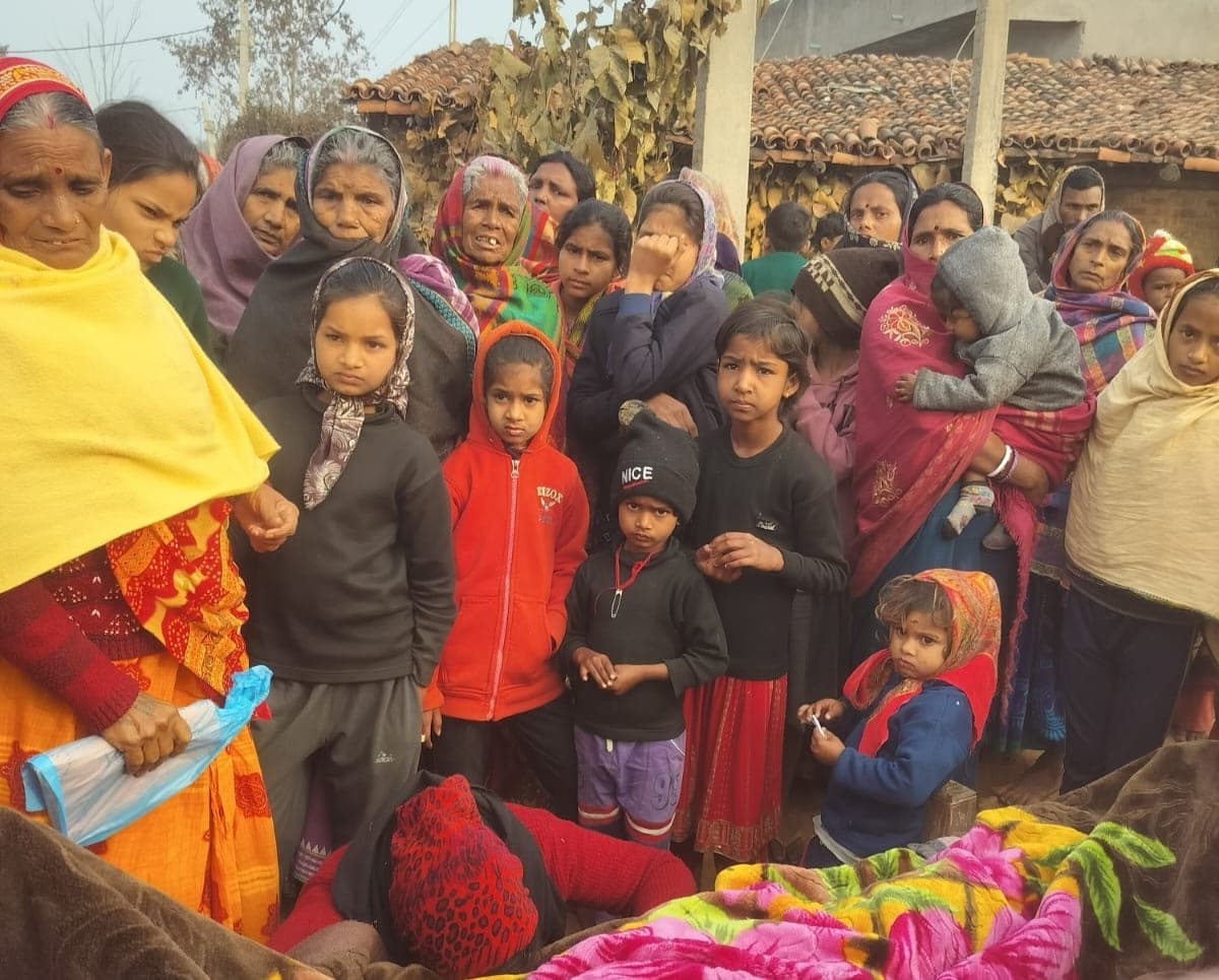 दो मोटर साइकिल की टक्कर में सेवानिवृत्त वनरक्षी की मौत, एक जख्मी