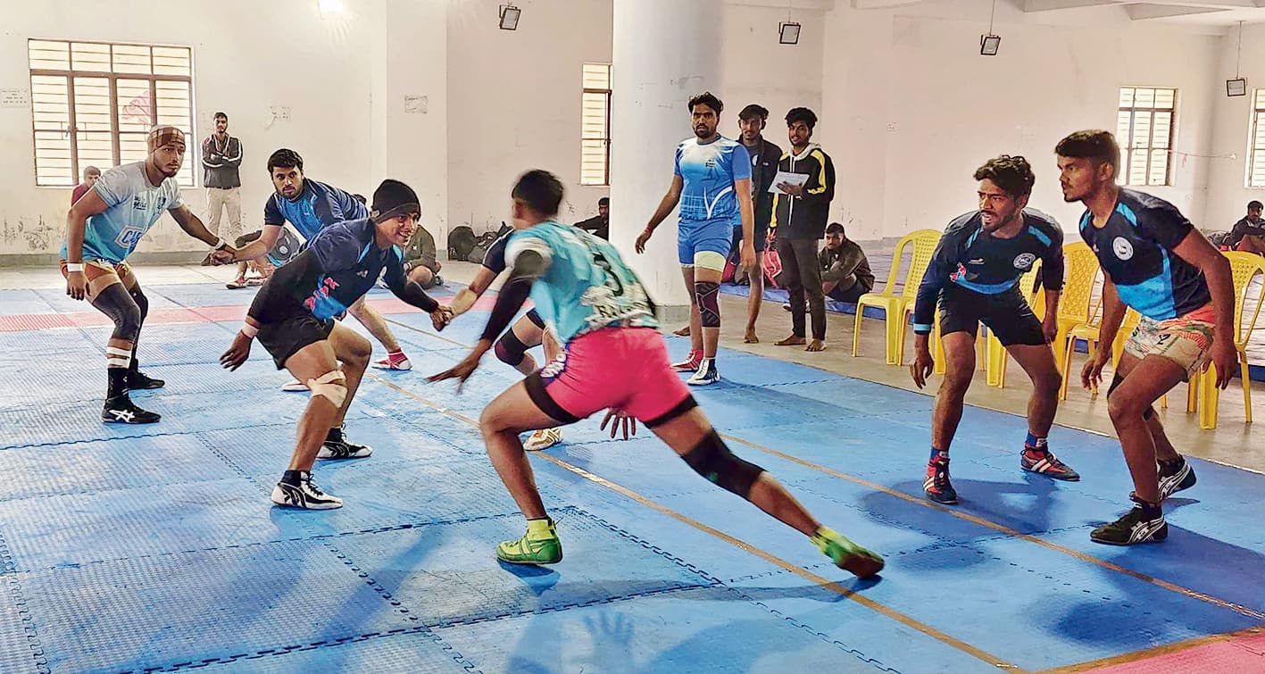 रोहतास ने कैमूर, तो बक्सर ने भोजपुर को हराया