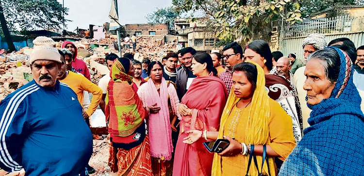 Dhanbad News: प्रभावित परिवारों को बसाने के लिए डीसी से की जायेगी वार्ता : अपर्णा