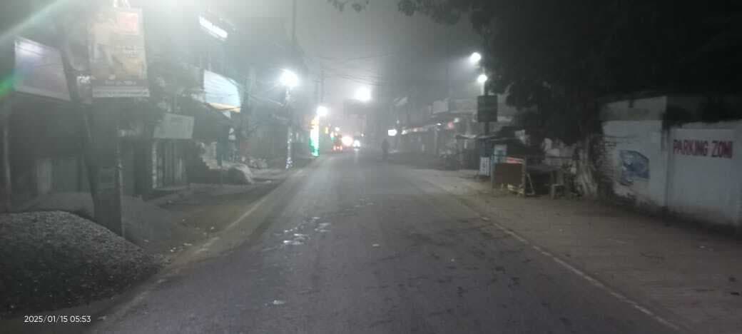 कोहरे के साथ शीतलहर ने लोगों की बढ़ाई परेशानी