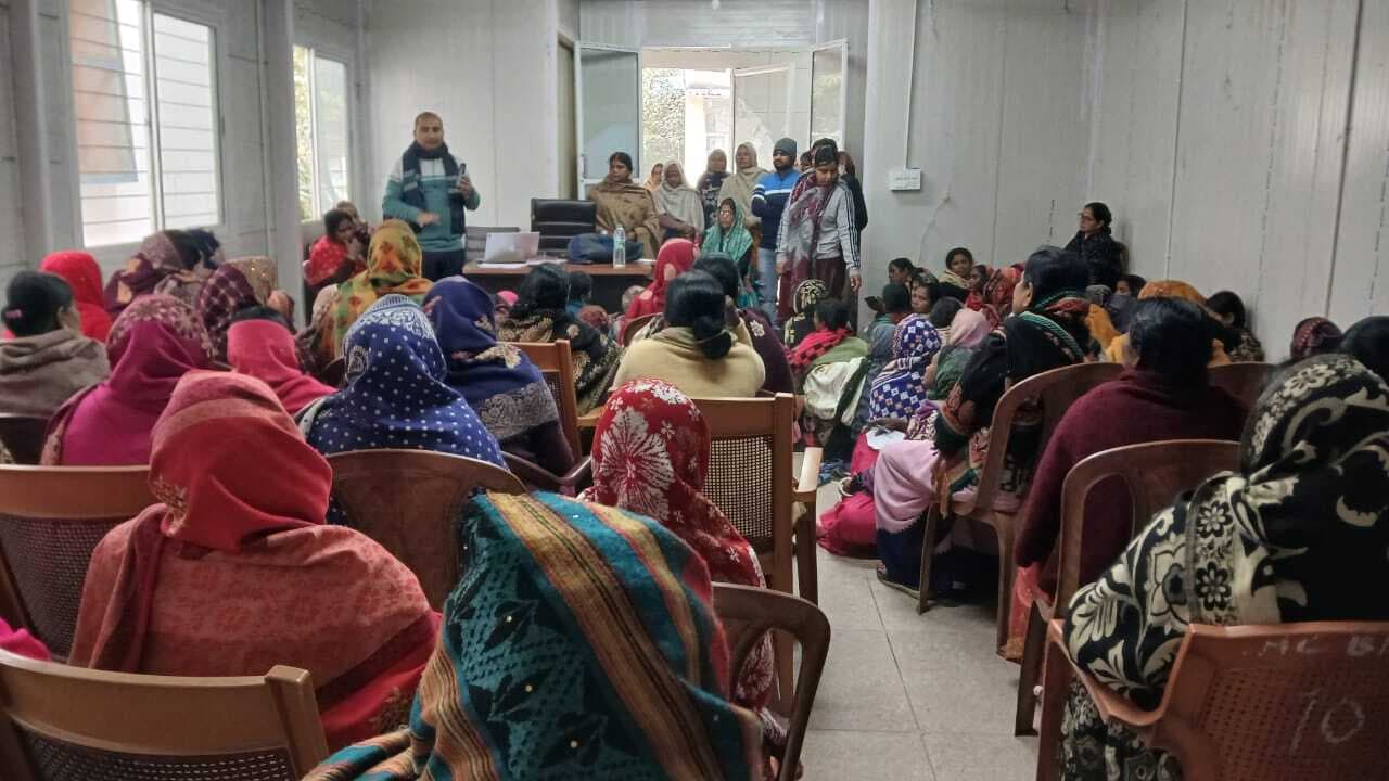 परिवार नियोजन को लेकर कर्मियों को दिया गया प्रशिक्षण