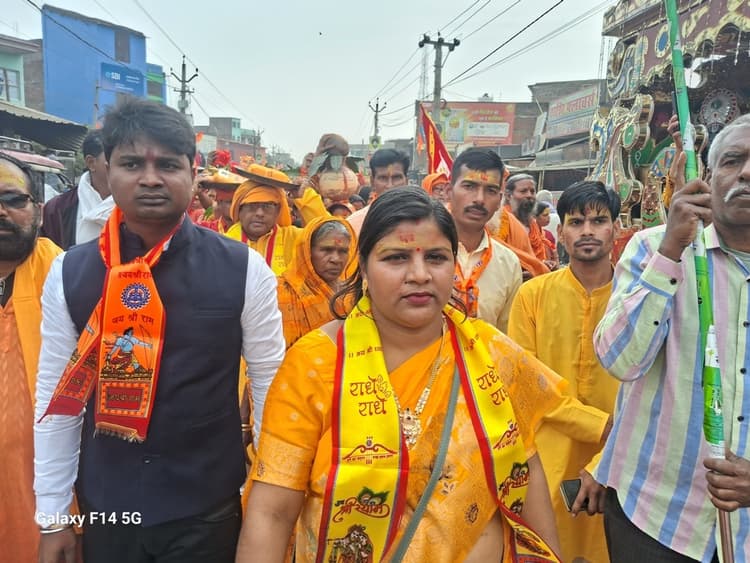 श्रीमद्भागवत कथा को लेकर 501 कन्या महिलाओं ने निकाली कलश शोभायात्रा