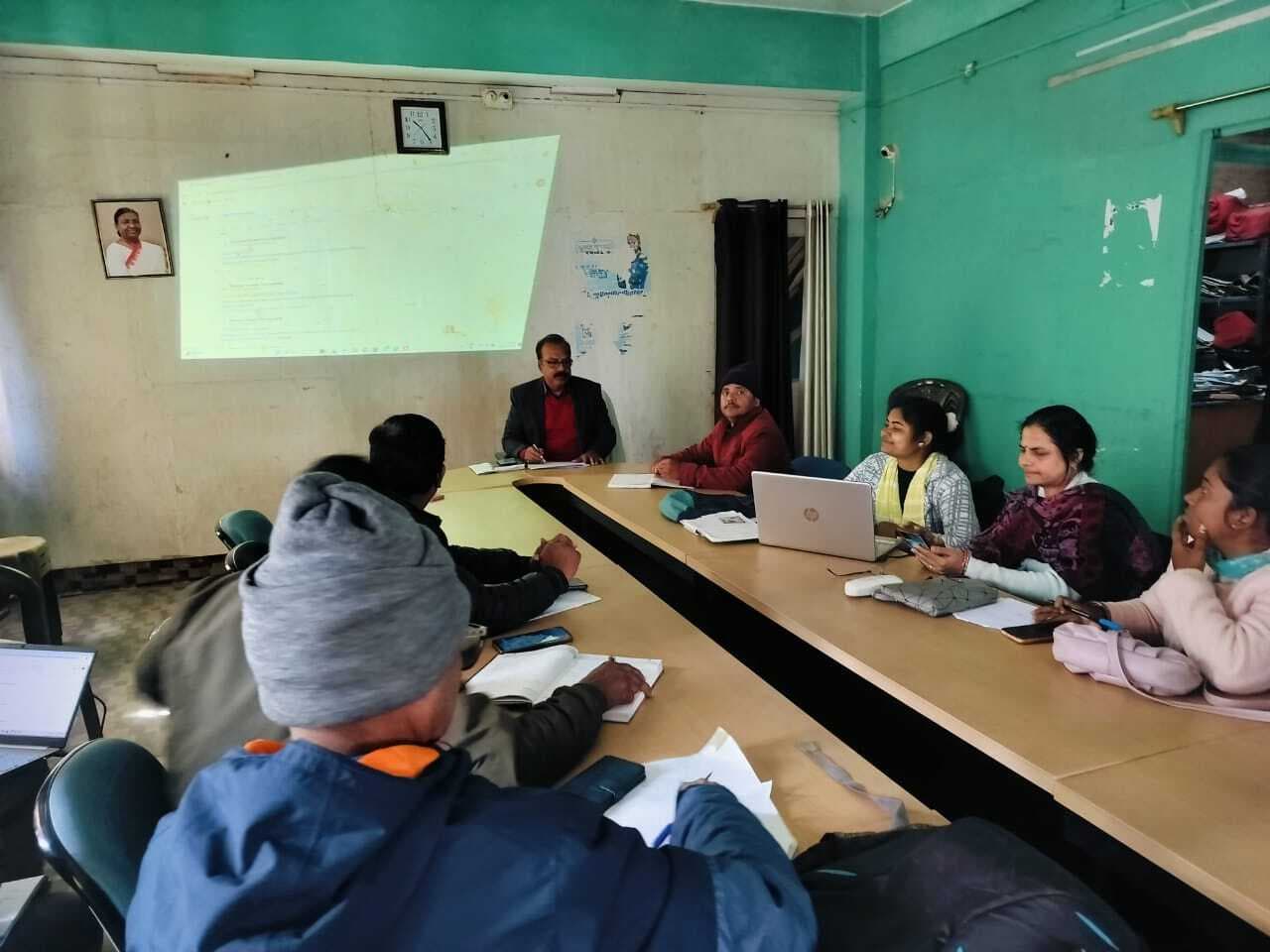 पारा शिक्षकों का यूएएन पोर्टल से जुड़ना है जरूरी : आयुक्त