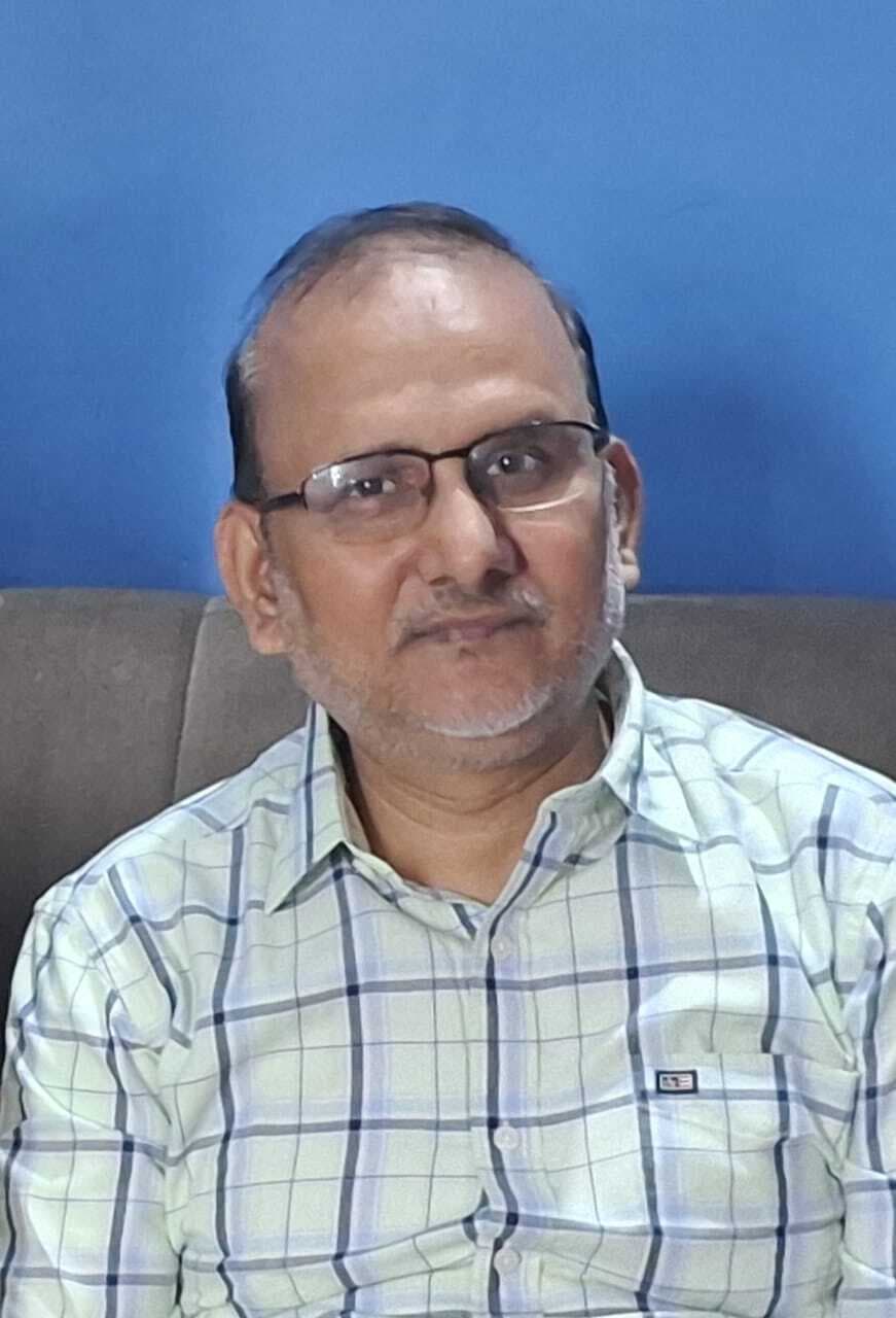 ठंड बढ़ने से घरों में दुबके रहने को विवश हैं बूढ़े व बच्चे