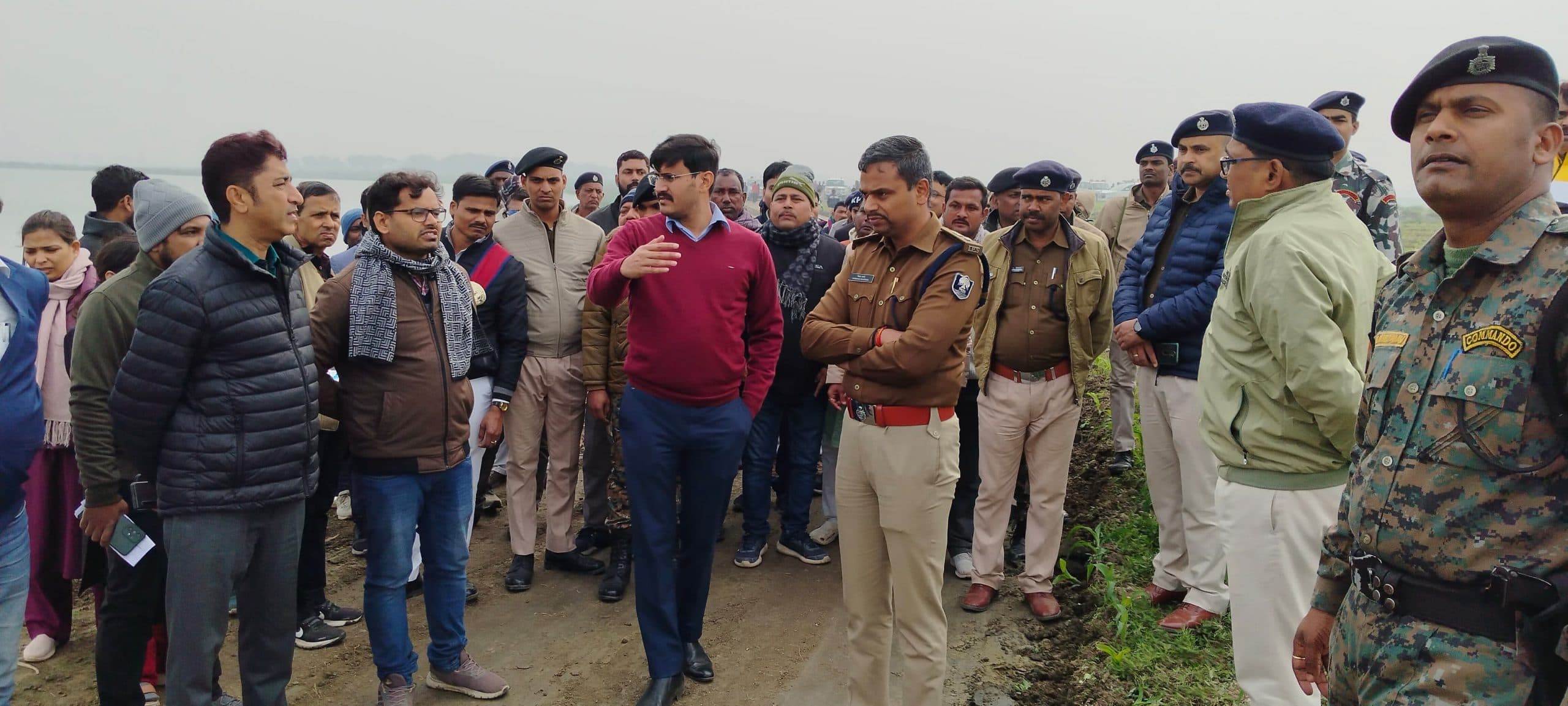 मुख्यमंत्री के प्रगति यात्रा की तैयारी को लेकर डीएम, एसपी ने गोगाबिल झील का लिया जायजा