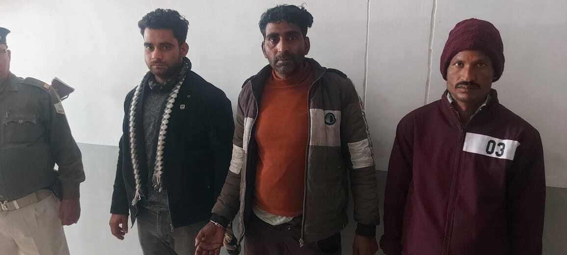 पाइप चोरी के आरोप में यूपी के दो युवक धराये