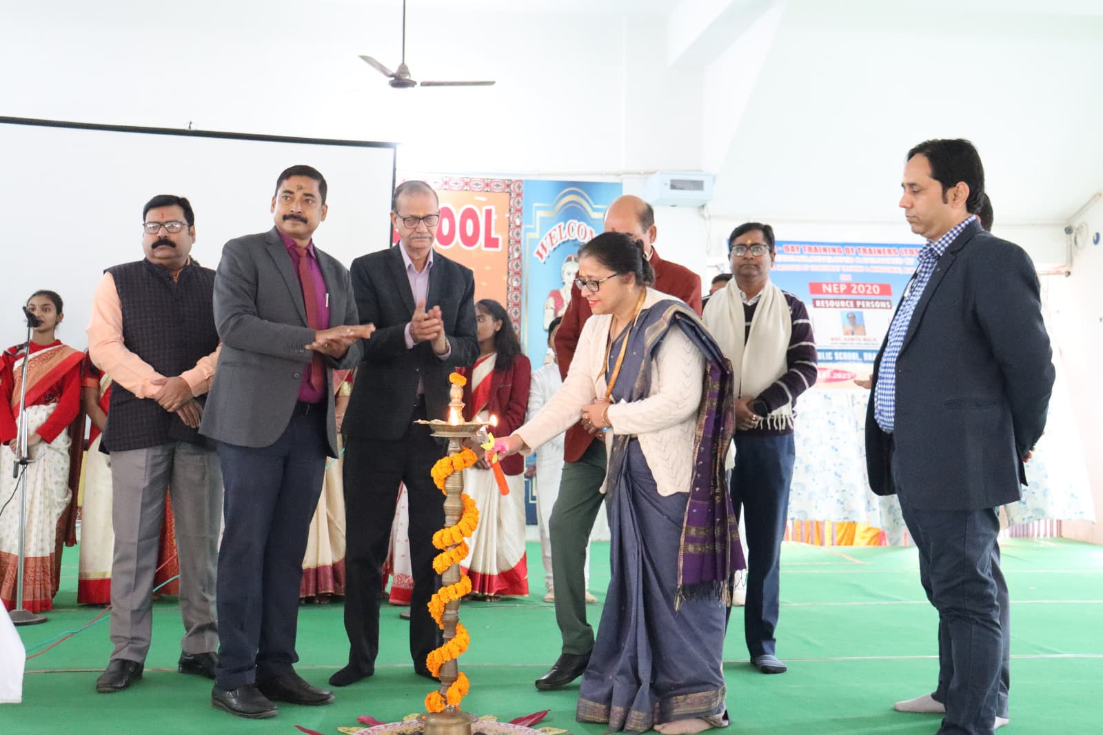 Deoghar News : डीएवी में राष्ट्रीय शिक्षा नीति संबंधी प्रशिक्षण शुरू