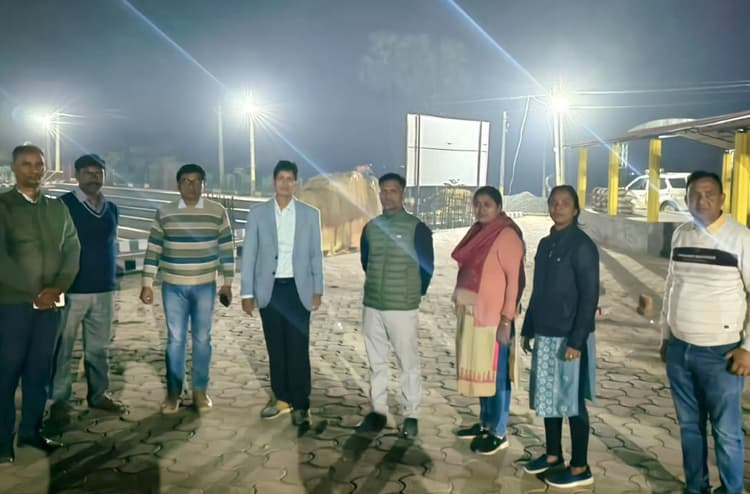 स्मार्ट विलेज के अधूरे सभी कार्यों को जल्द पूरा कराएं : डीडीसी