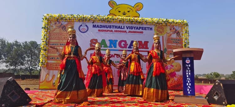 विज्ञान प्रदर्शनी में छात्र-छात्राओं ने प्रस्तुत किये आकर्षक मॉडल