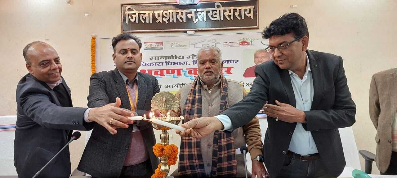 ग्रामीण विकस मंत्री ने जीविका को 8 करोड़ 65 लाख 500 का किया चेक प्रदान