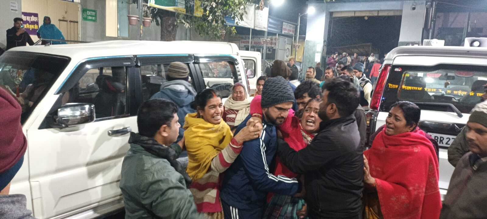 सड़क हादसे में सिरदला अंचल के राजस्व अधिकारी व नाजिर की मौत