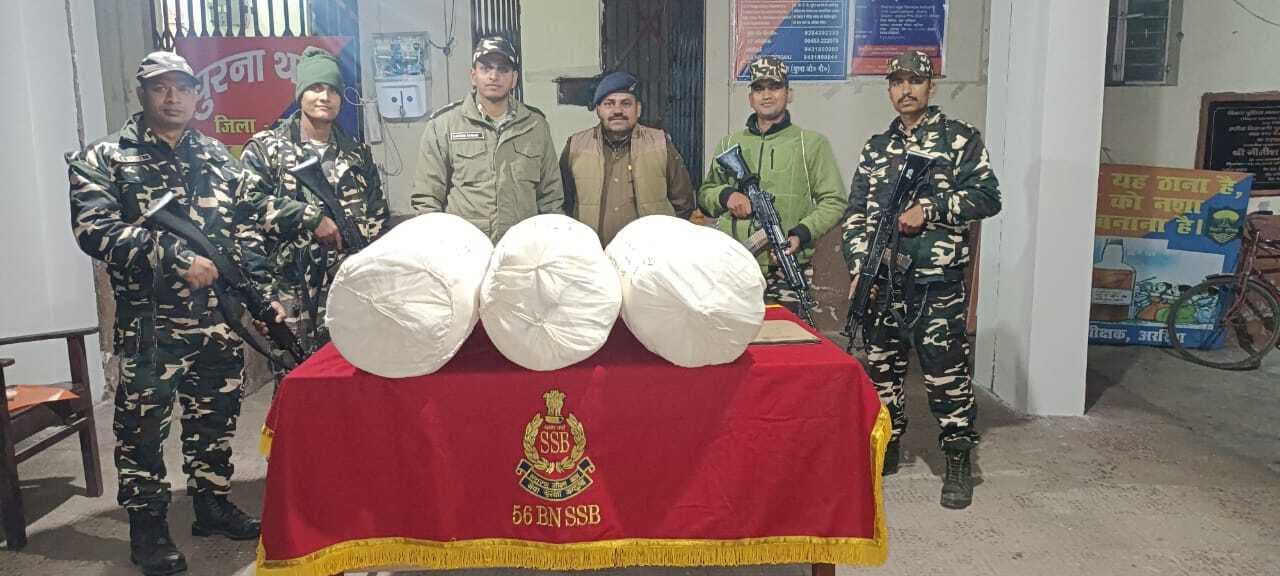 105 किलो गांजा जब्त, तस्कर फरार