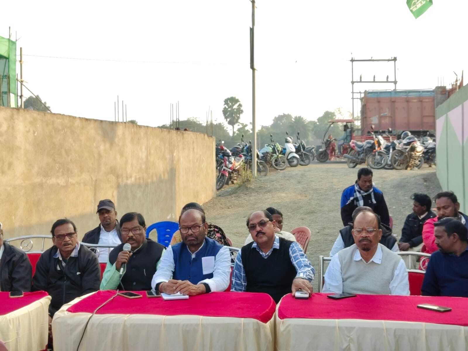 झामुमो ने 46वां स्थापना दिवस सफल बनाने पर की चर्चा