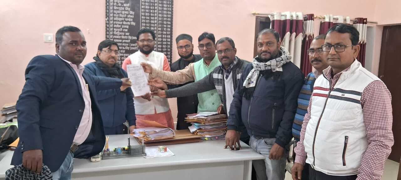 शिक्षक संघ ने क्षेत्रीय शिक्षा उपनिदेशक को सौंपा आठ सूत्री मांग पत्र
