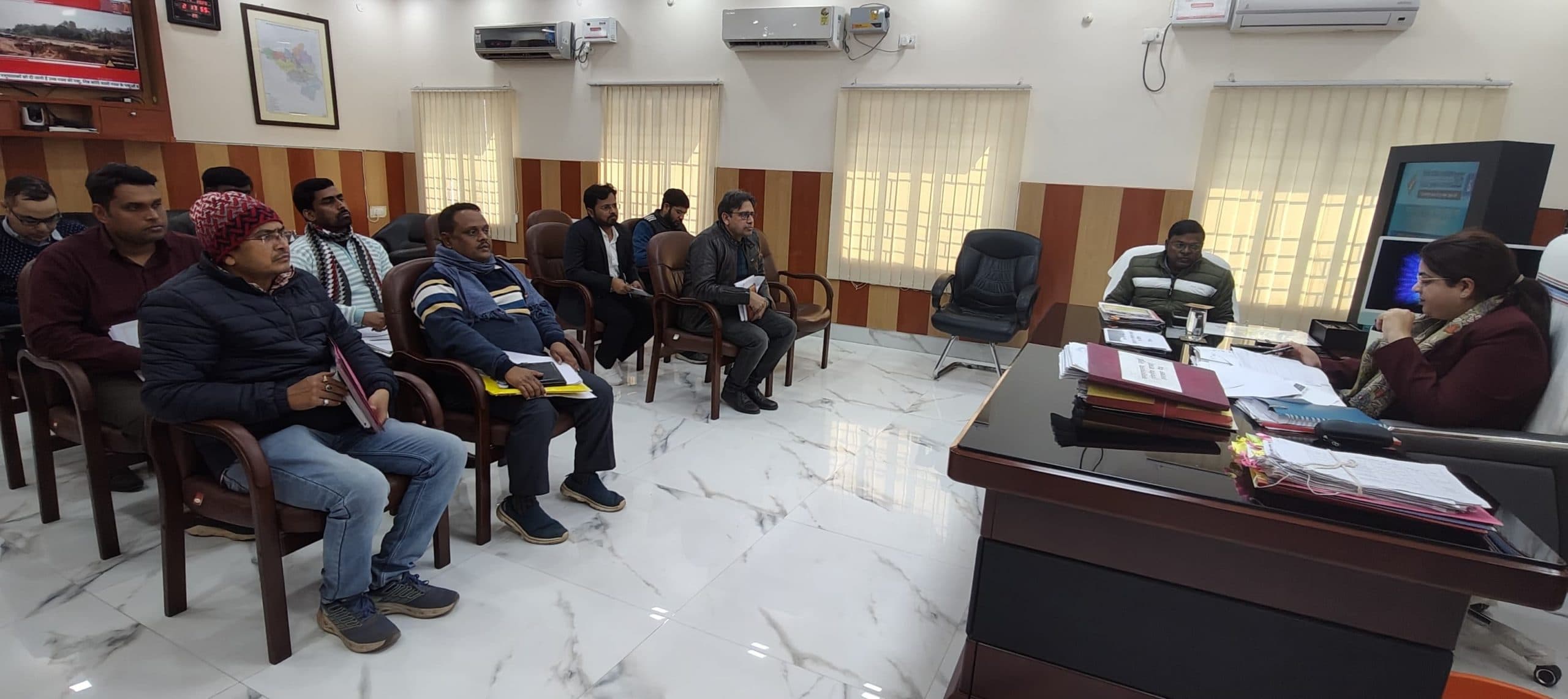 मानक के अनुरूप कार्य नहीं किये गये, तो कार्रवाई तय- डीएम