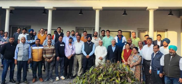 Jamshedpur News : टिनप्लेट यूनियन के नये पदाधिकारियों और कमेटी मेंबरों का मैनेजमेंट के साथ हुआ परिचय