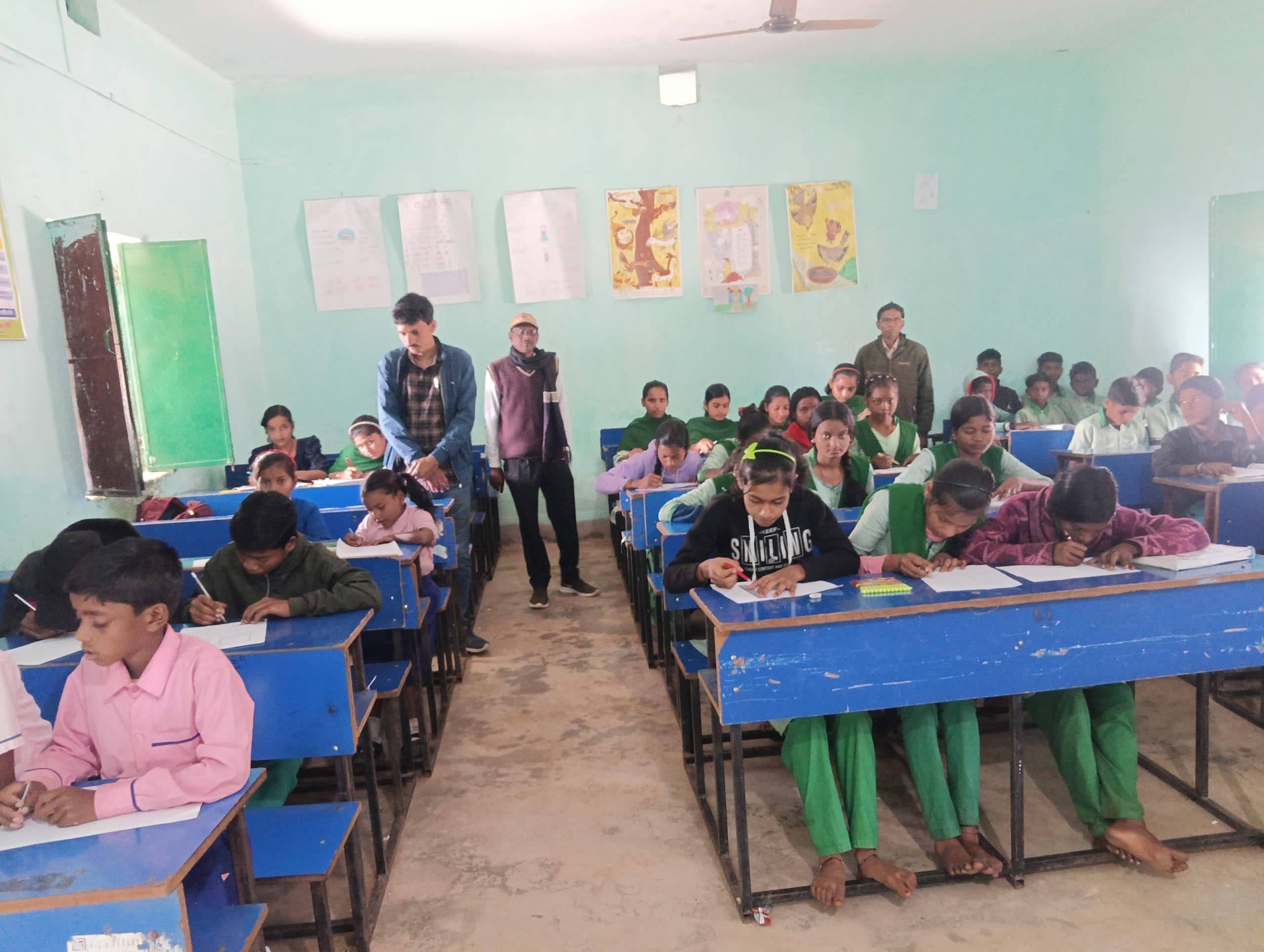 निबंध लेखन में अंजलि, मोहित व गौर राय ने मारी बाजी