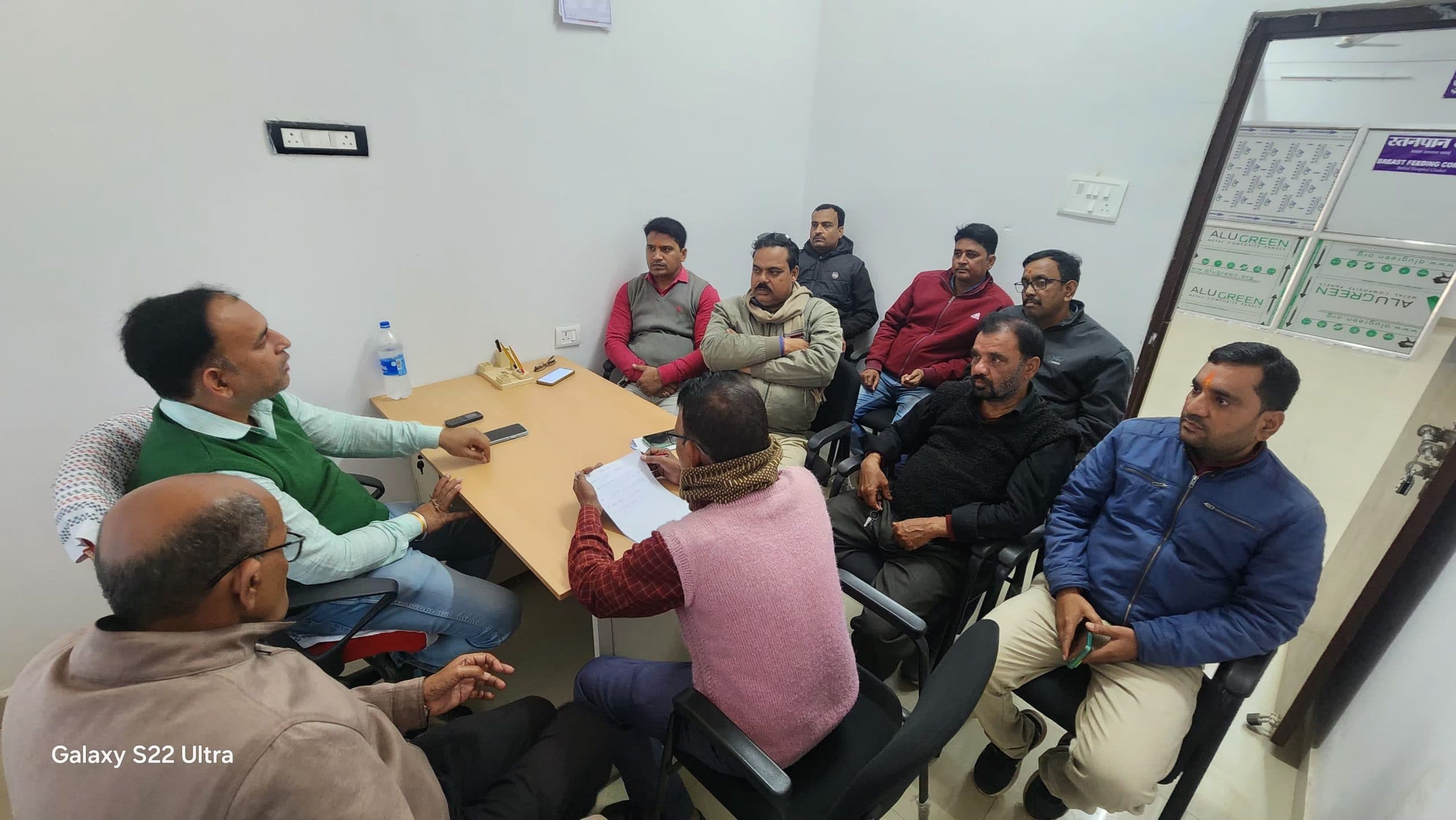 मरीजों से राशि लेने के मामले में बीडीओ ने अस्पताल में की जांच