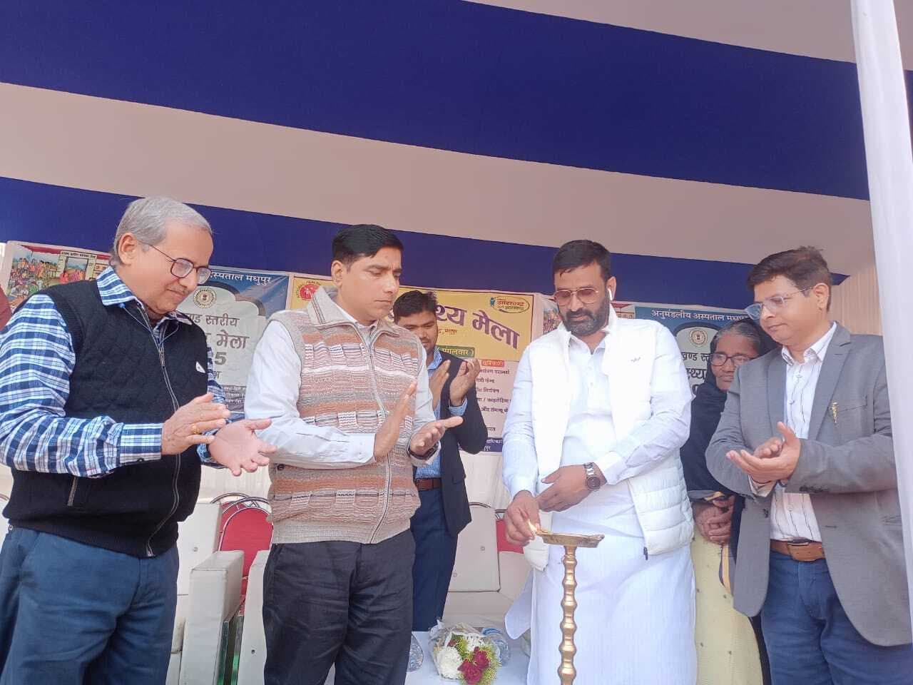 स्वास्थ्य मेले में मरीजों की हुई मलेरिया व फाइलेरिया जांच