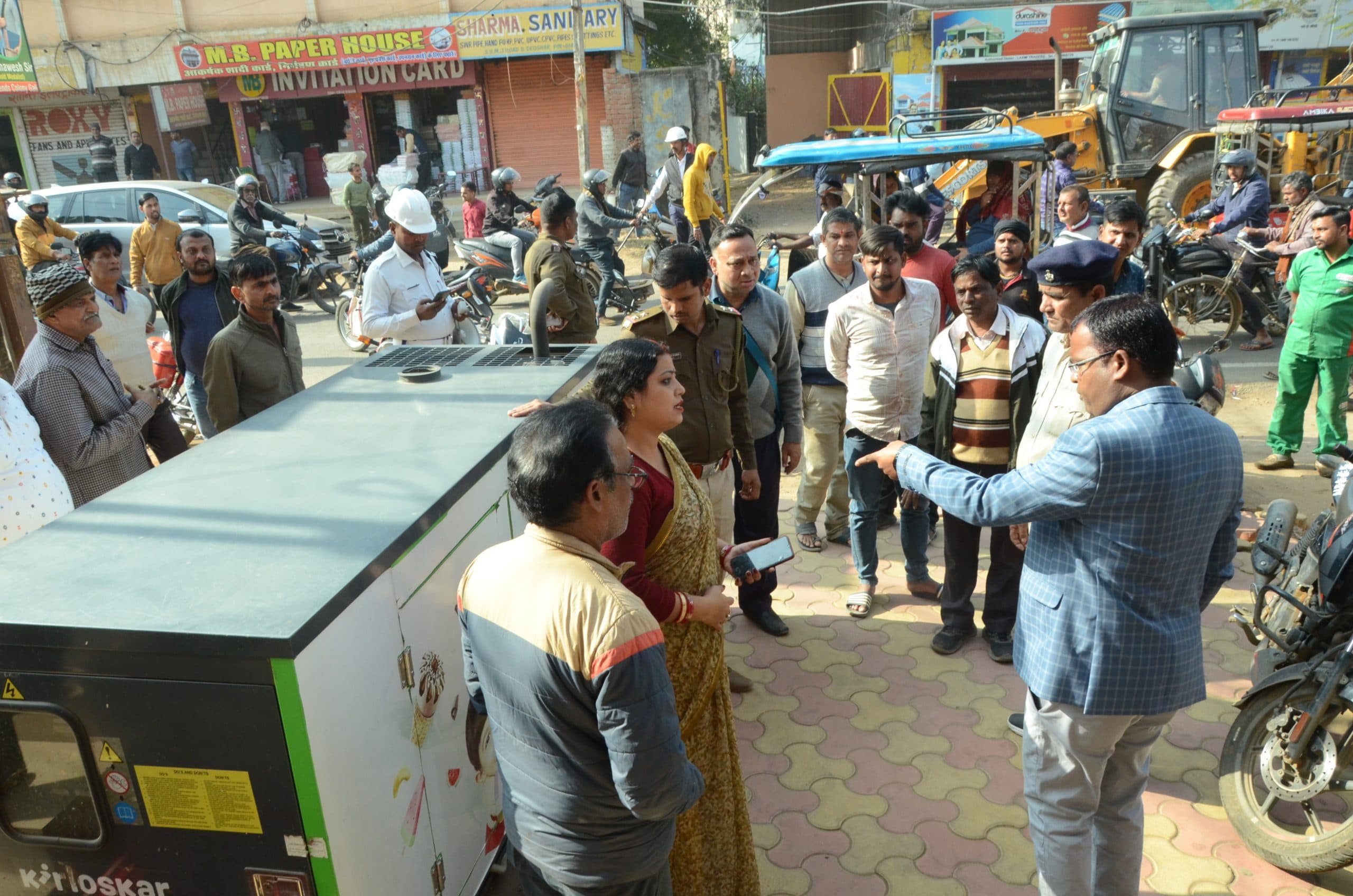 Deoghar news : निगम की टीम ने कई इलाके में चलाया अतिक्रमण हटाओ अभियान, दुकानदारों को दी हिदायत