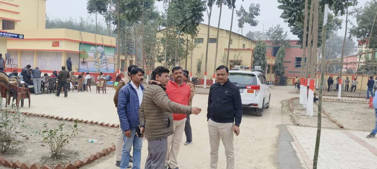 सीएम के कार्यक्रम को लेकर रामपुर में विकास कार्य का डीडीसी ने लिया जायजा