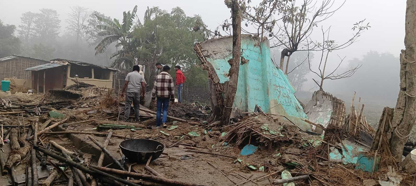 आग से पांच घर जले, लाखों का नुकसान