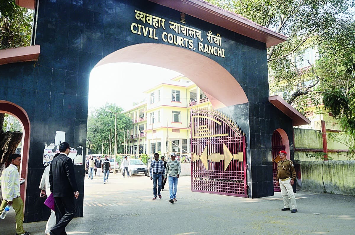 Court News : हत्या के तीन दोषियों को उम्र कैद