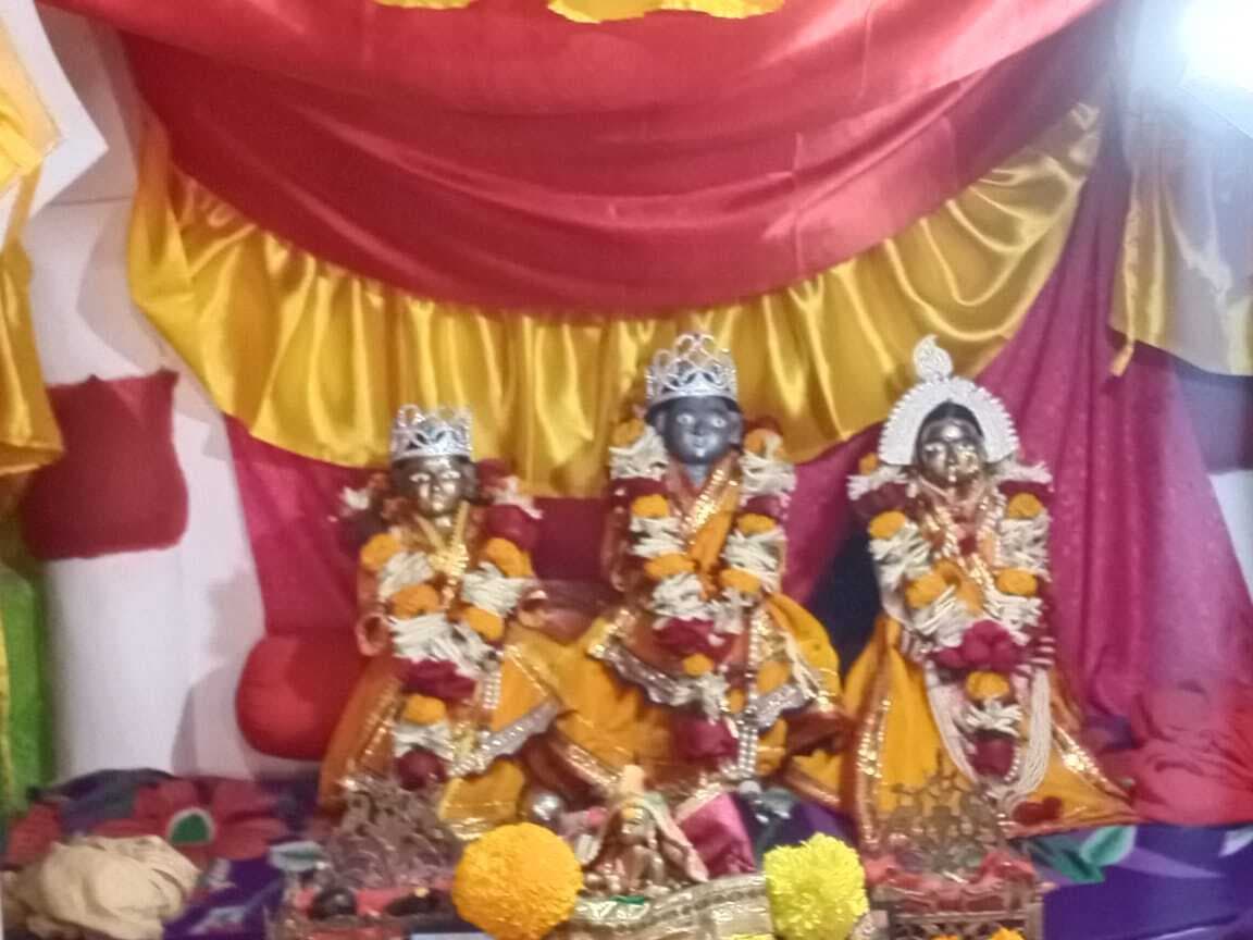 पथार ठाकुरबाड़ी में किया गया दीपोत्सव