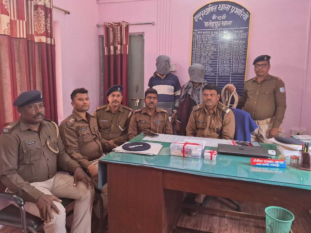 सोने-चांदी के जेवरात ठगी मामले के दो आरोपित देवघर से गिरफ्तार