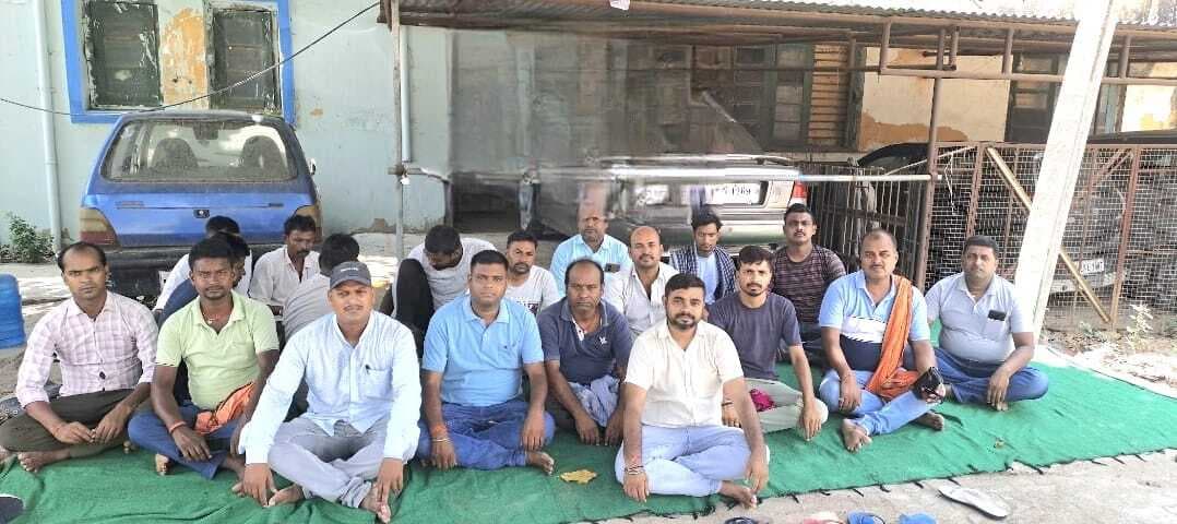 एंबुलेंस चालकों की मांग पूरी नहीं हुई, तो होगा आंदोलन