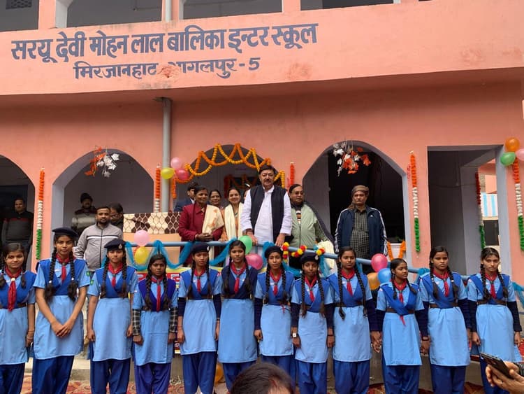 एसएम बालिका इंटर स्कूल में दो अतिरिक्त वर्ग कक्ष का उद्घाटन