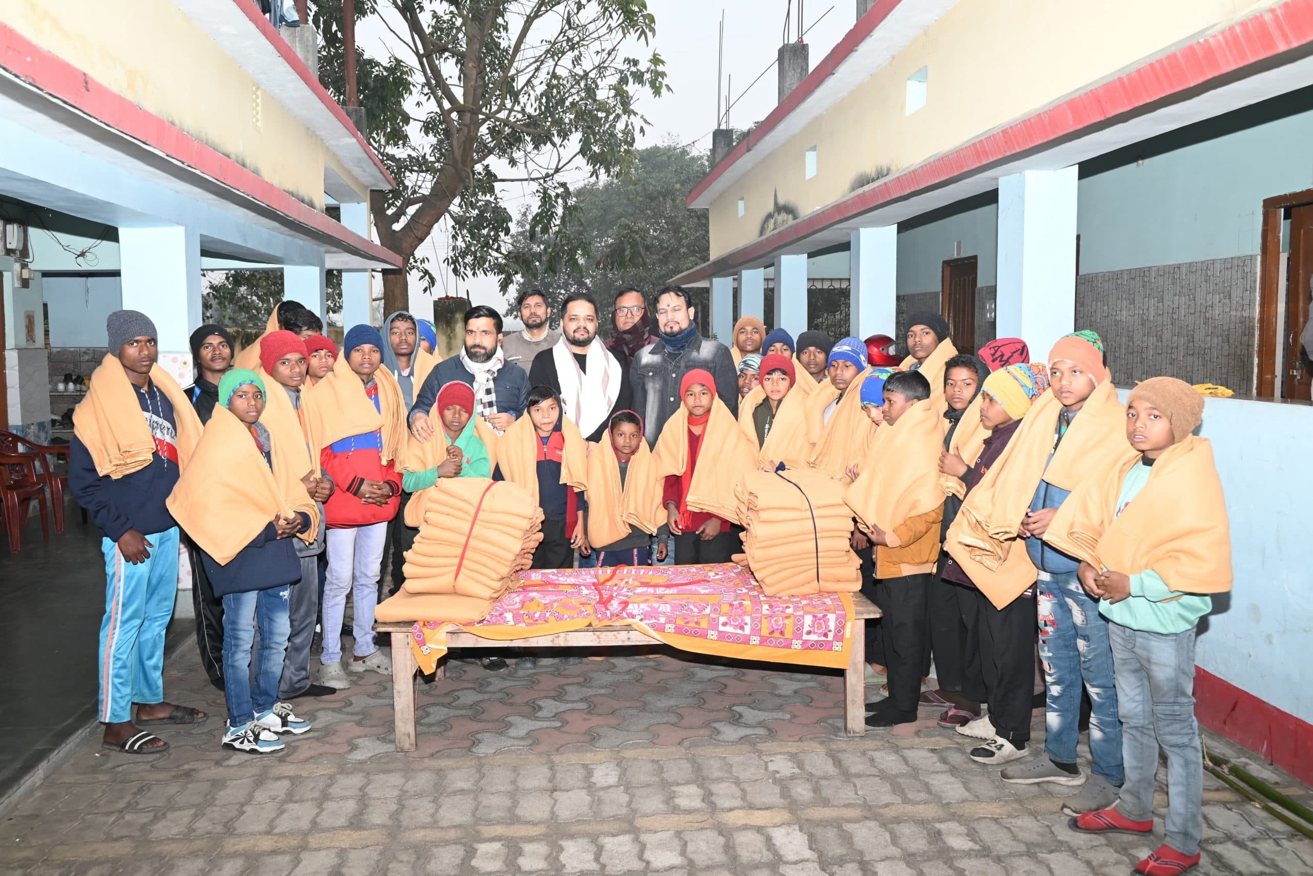 रेडक्रॉस गरीबों व असहायों की मदद में हमेशा रहा है आगे : डा इच्छित