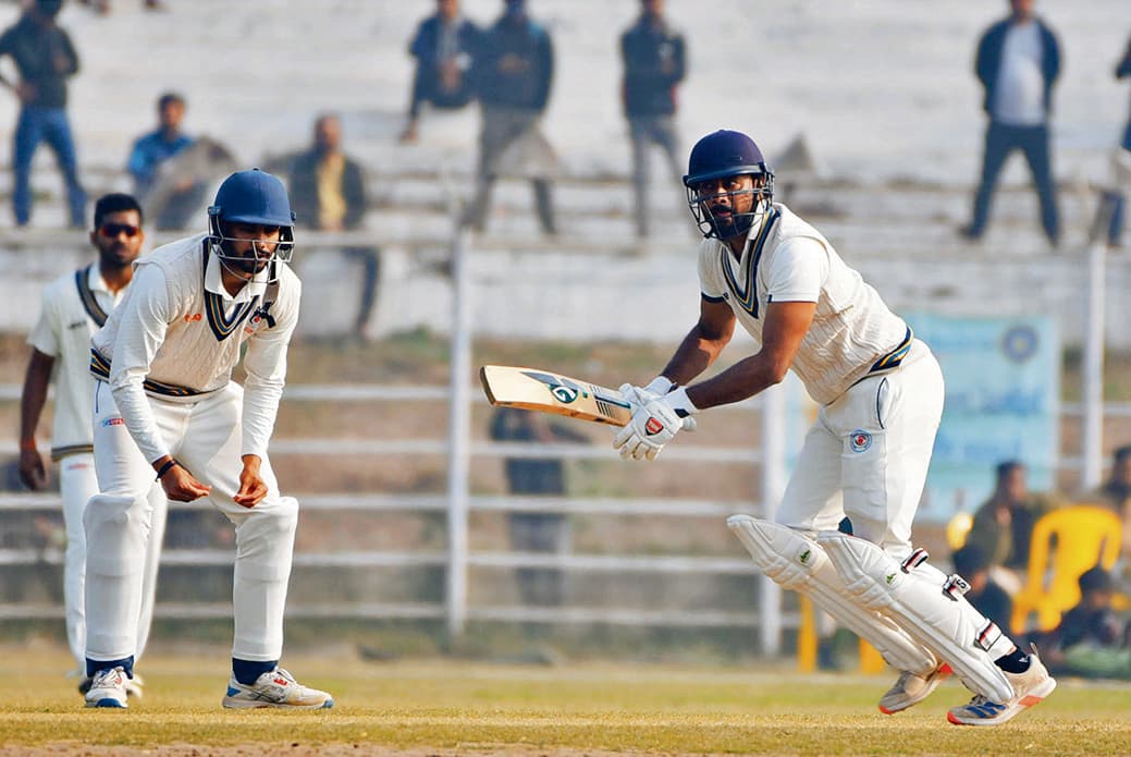 आयुष के शतक से यूपी के खिलाफ बिहार मजबूत स्थिति में