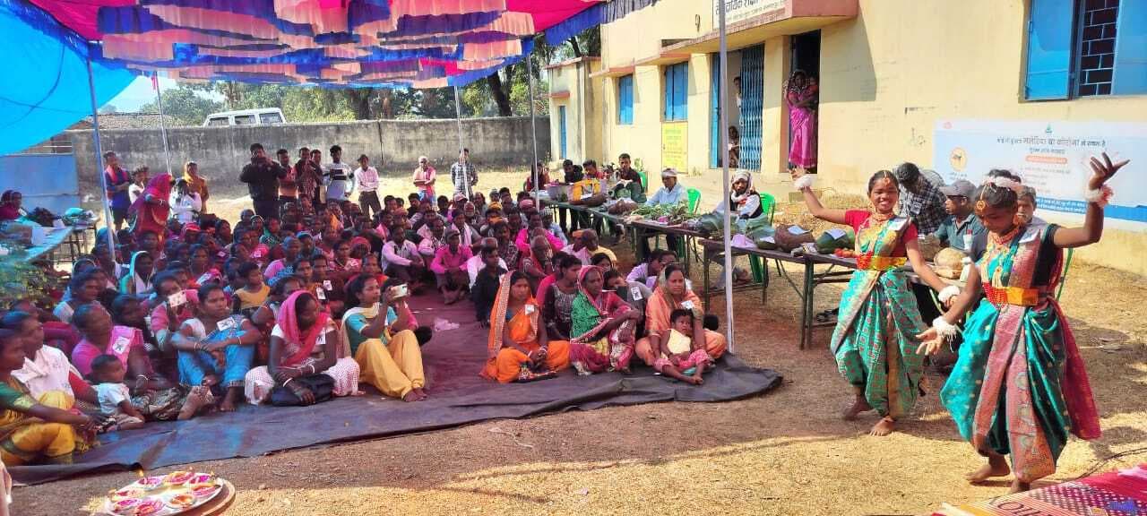 Chaibasa News : अधिक आमदनी के लिए आधुनिक खेती करें किसान : प्रमुख