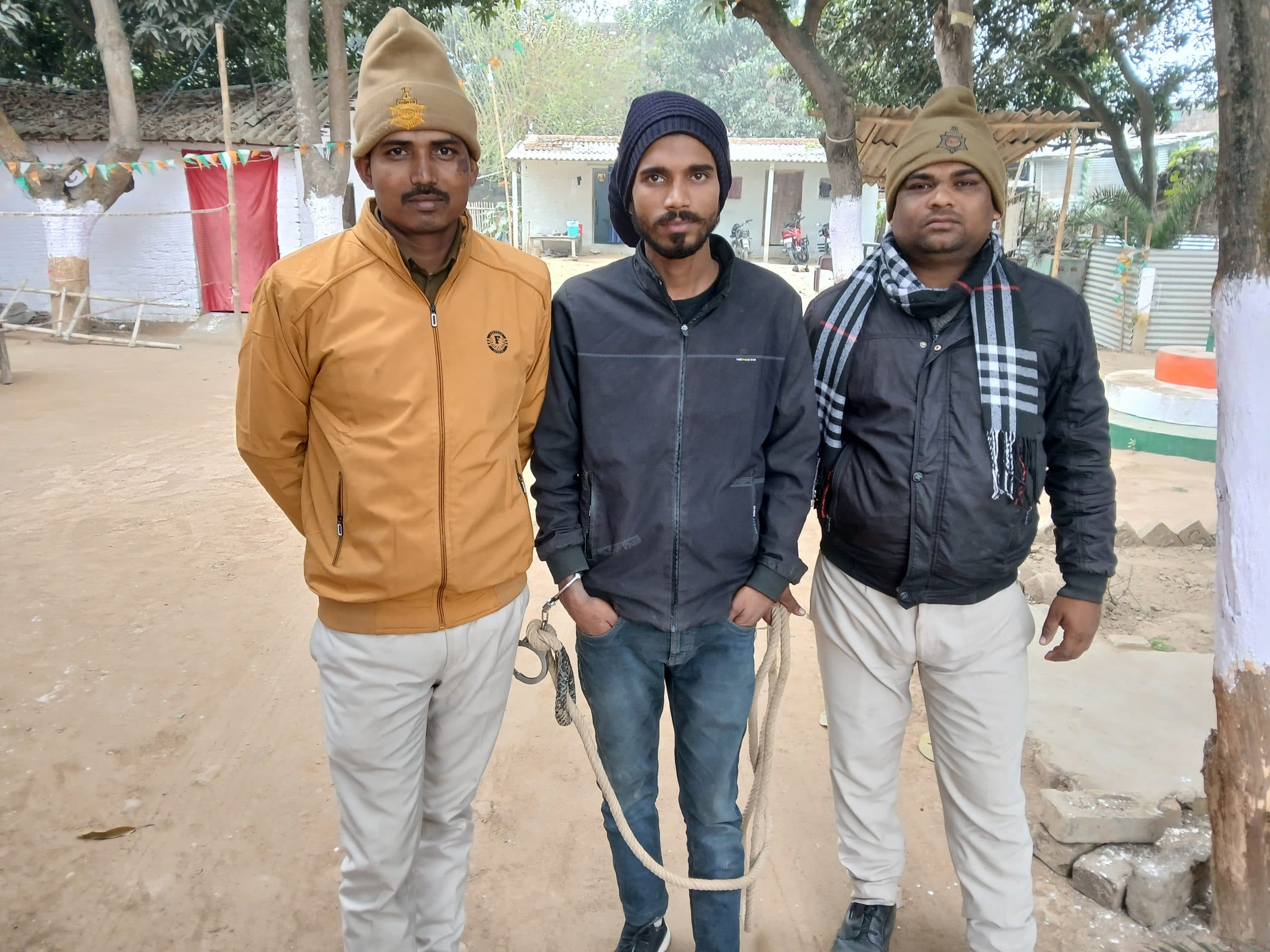 पिस्टल के साथ युवक गिरफ्तार