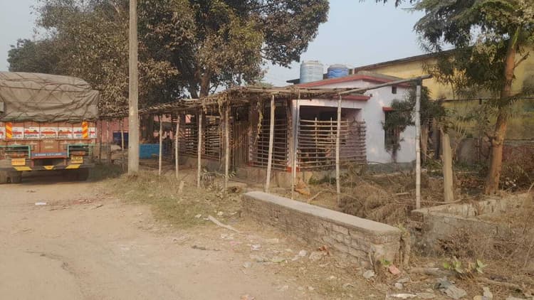 Jamshedpur news. बाजार समिति में कैंटीन बंद, कारोबारी-मजदूरों को हो रही दिक्कत