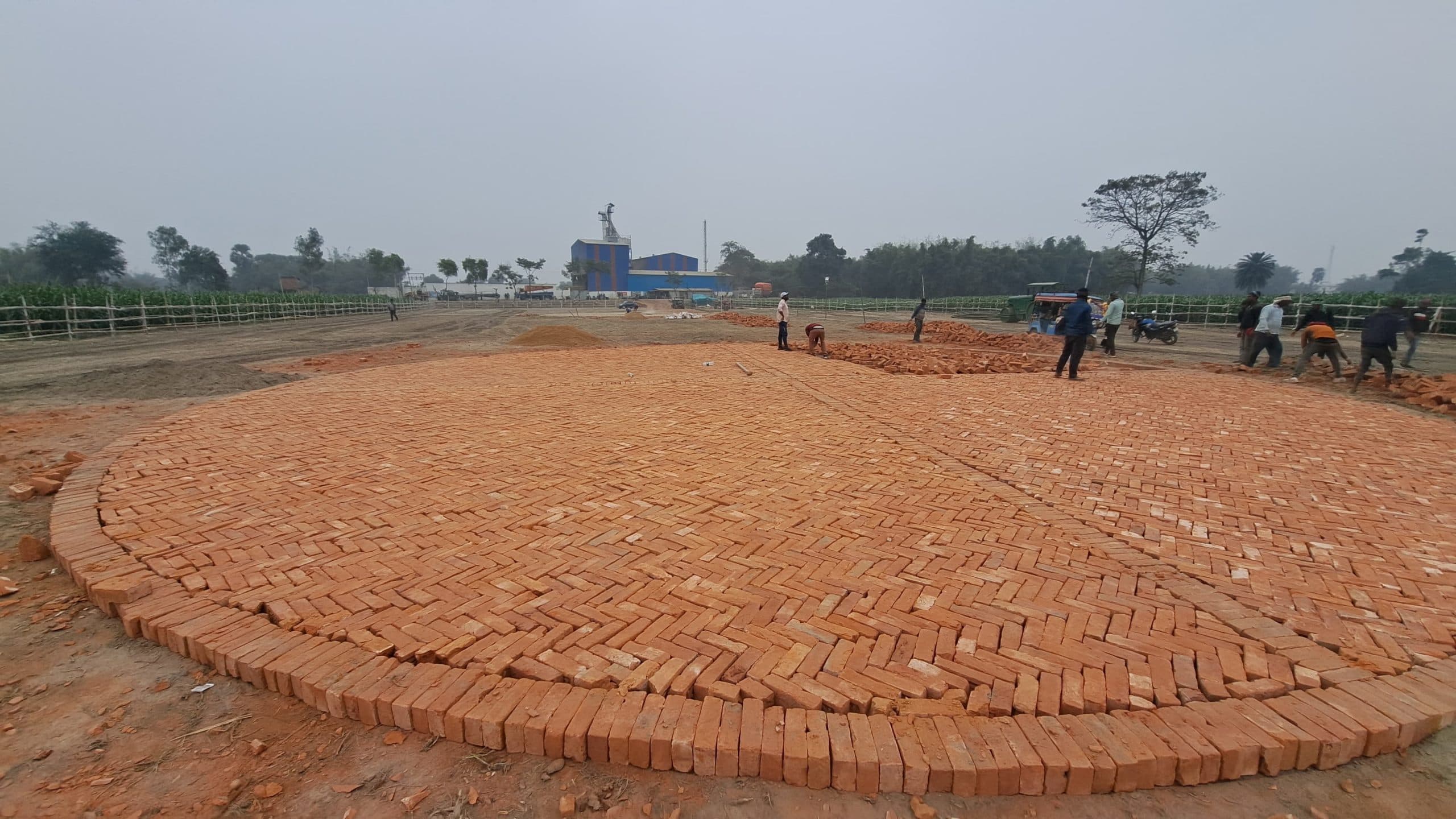 प्रगति यात्रा को लेकर हेलीपैड का निर्माण भी अंतिम चरण में पहुंचा